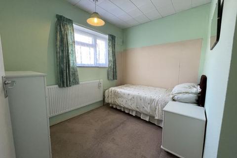 68 Usk Road, Aveley, South Ockendon, RM15 4NX