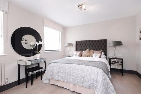 3 bedroom apartment to rent - Boydell Court, St Johns Wood, NW8