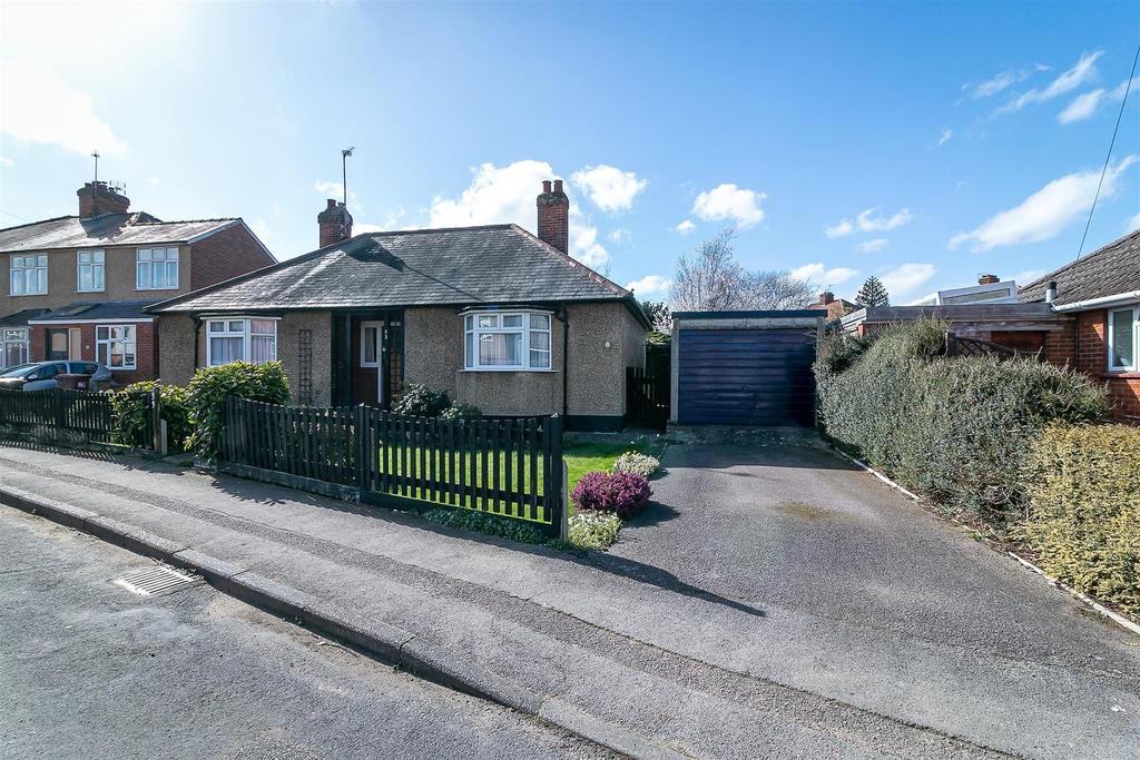 Brampton Park Road, Hitchin 3 bed detached bungalow £650,000