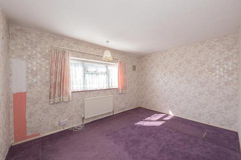 15 Whitmores Close, Epsom, KT18 7JY