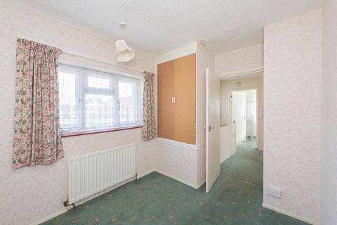 15 Whitmores Close, Epsom, KT18 7JY