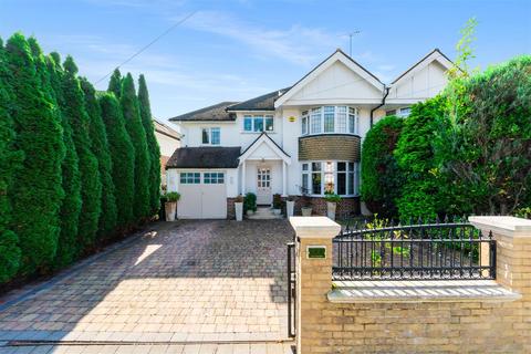 19 Ullswater Crescent, London, SW15 3RG