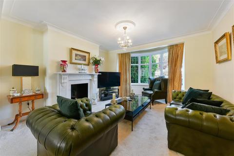 19 Ullswater Crescent, London, SW15 3RG