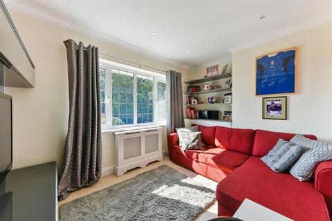 19 Ullswater Crescent, London, SW15 3RG