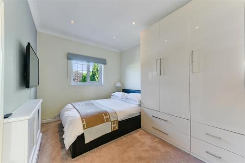 19 Ullswater Crescent, London, SW15 3RG