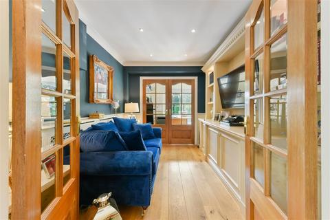 19 Ullswater Crescent, London, SW15 3RG