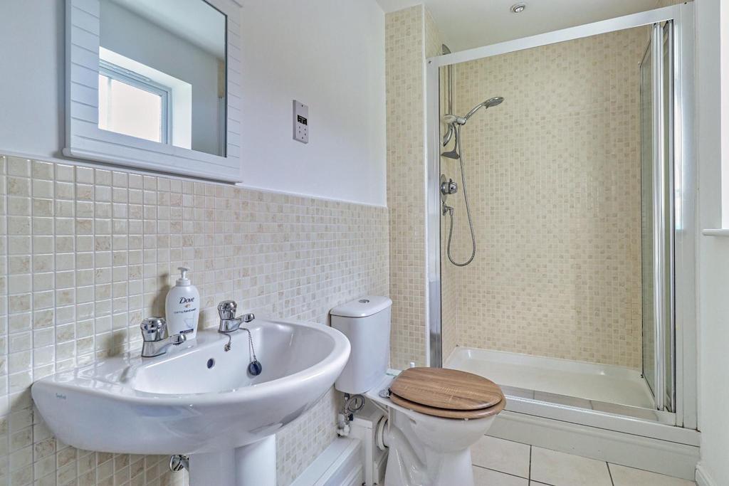 Ensuite shower room