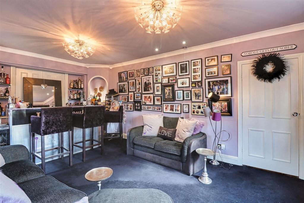 Bar/reception room