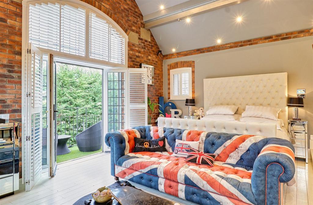 Duplex principal suite
