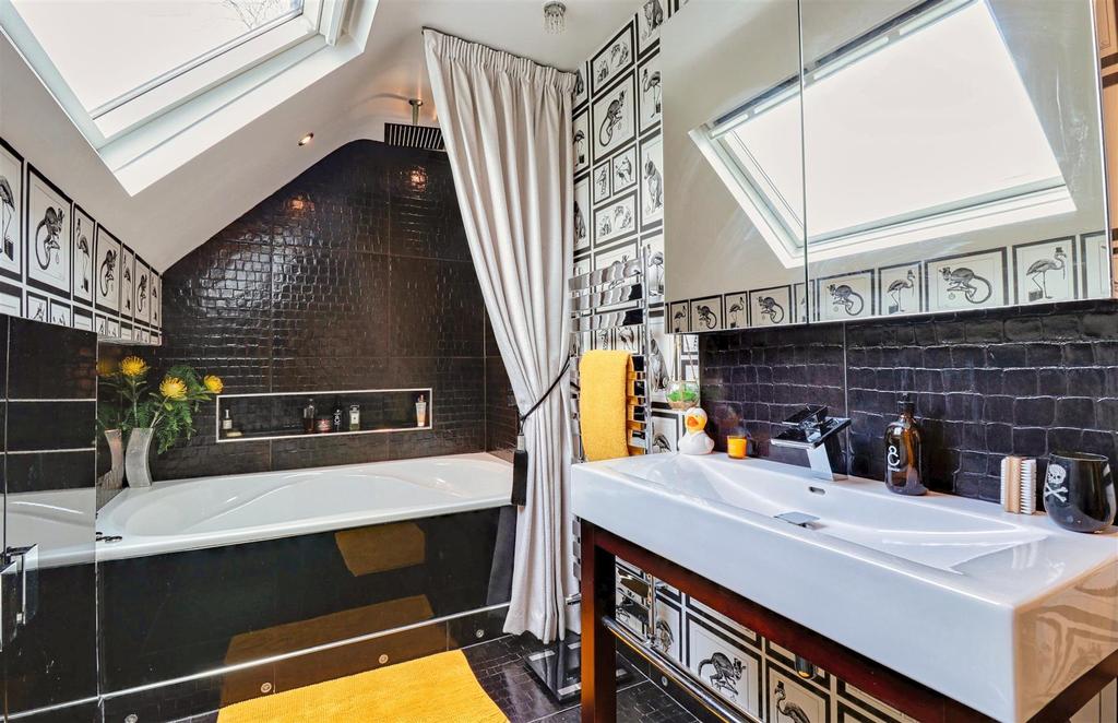 Luxury ensuite bathroom