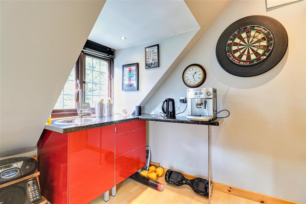 Home/guest annex suite