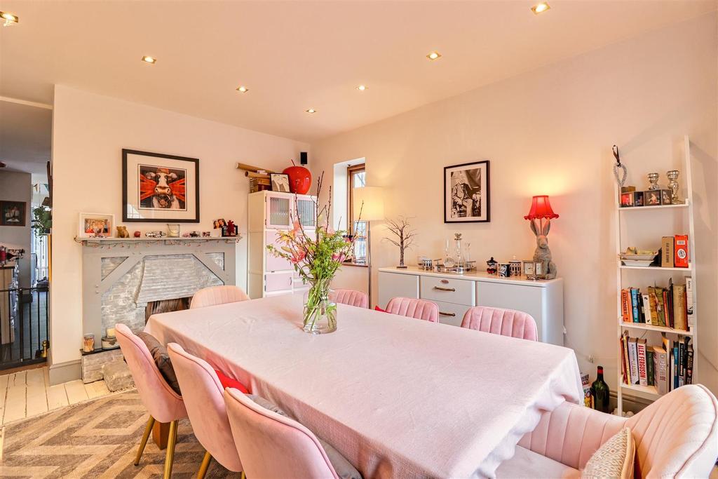 Formal dining room
