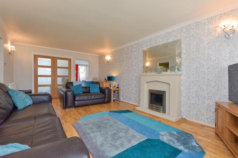 28 Ashdene Close, Sutton Coldfield, B73 6HL