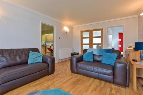 28 Ashdene Close, Sutton Coldfield, B73 6HL