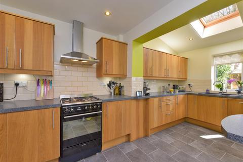 28 Ashdene Close, Sutton Coldfield, B73 6HL