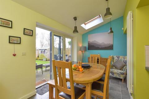 28 Ashdene Close, Sutton Coldfield, B73 6HL