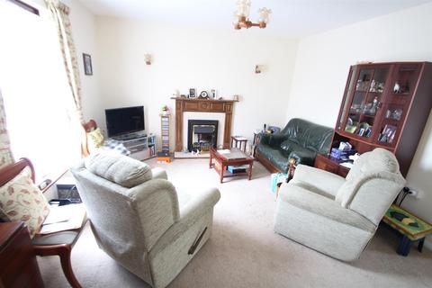 2 bedroom retirement property for sale - Hilltop Close, Rayleigh