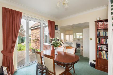 4 West Mead, Epsom, KT19 0BJ