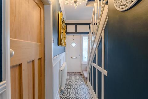 15 Forest Road, Mansfield, NG18 4BY