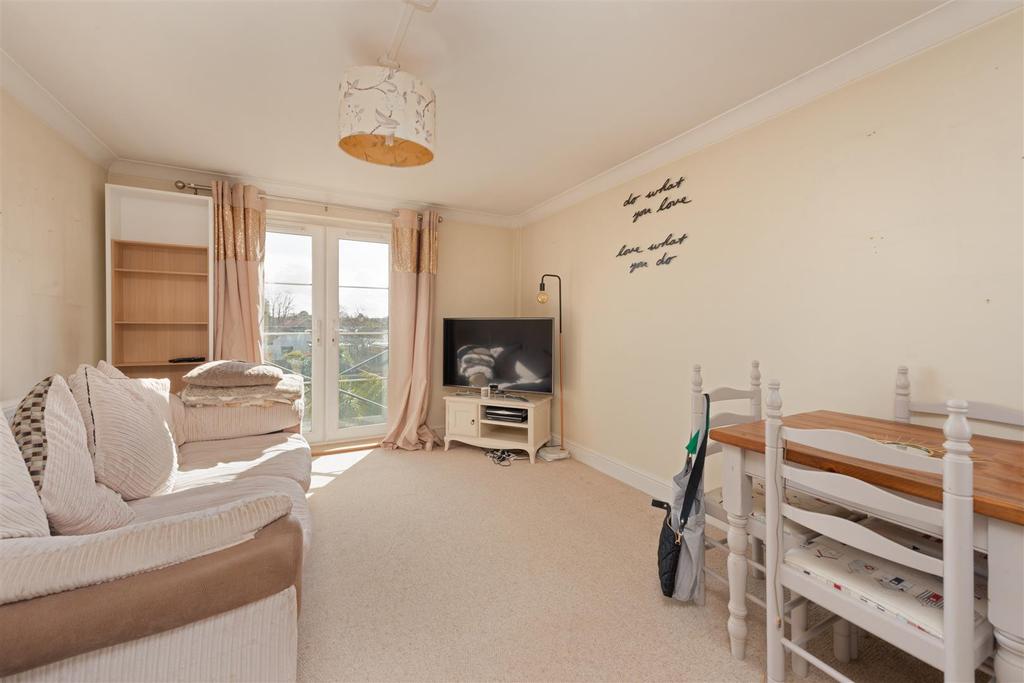 St. Johns Road, Swalecliffe, Whitstable 2 bed apartment £239,950