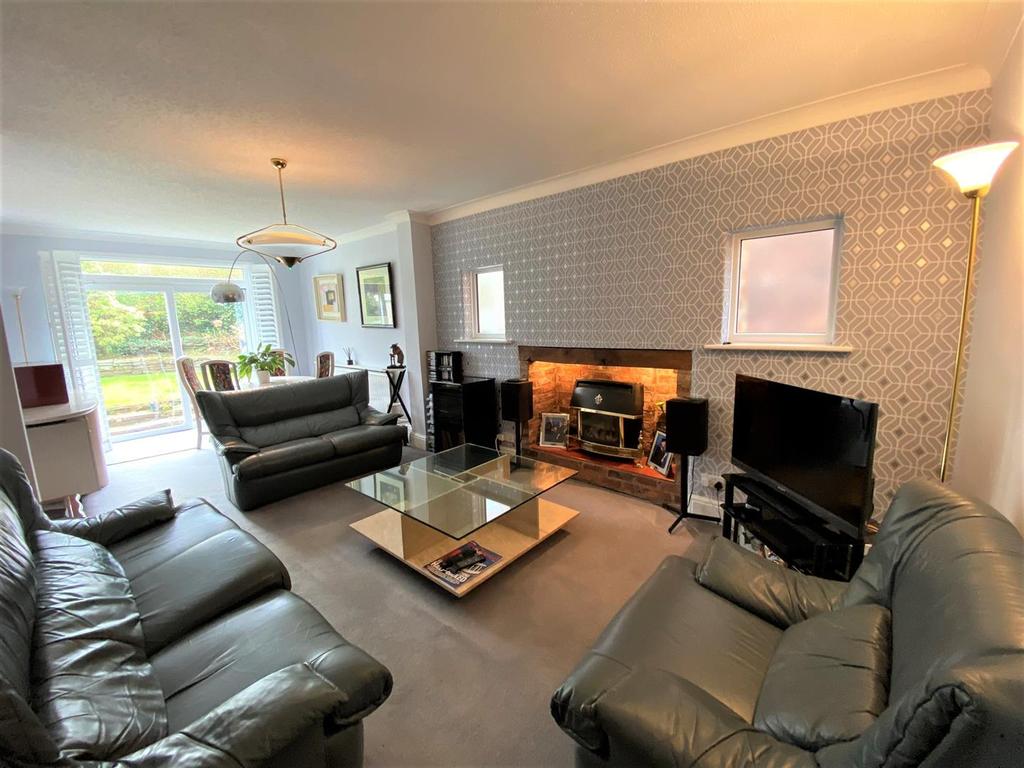 Egerton Drive, Hale, Altrincham 3 bed detached house £685,000