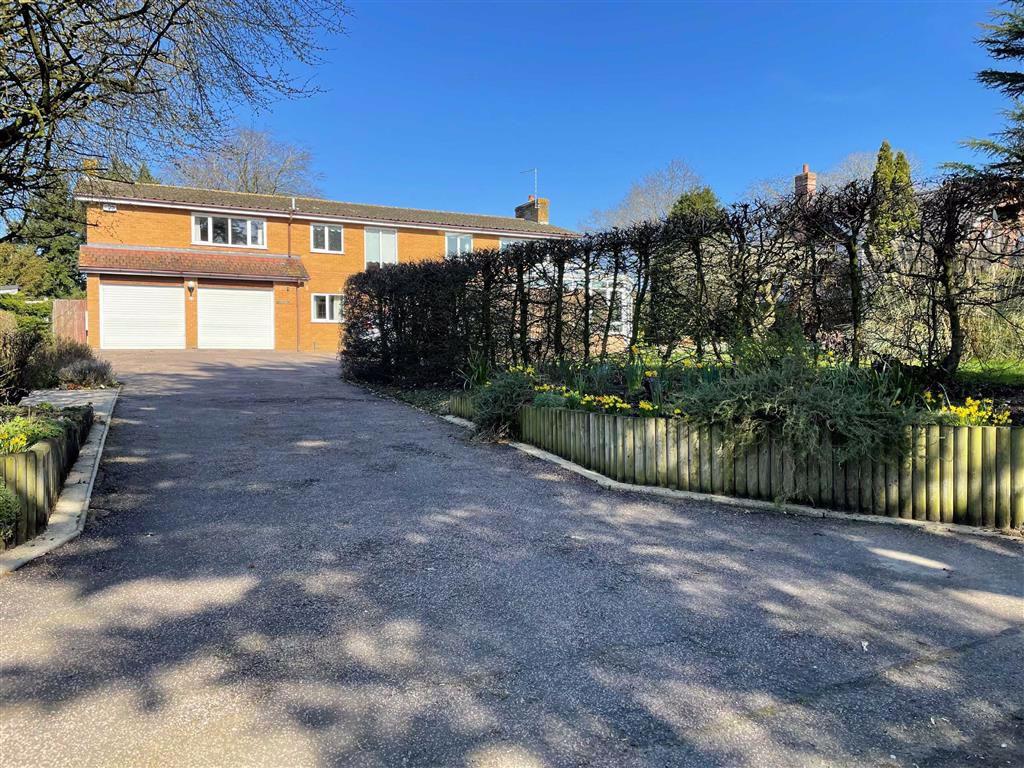 Castleton Way, Eye, Suffolk 5 bed detached house for sale £685,000