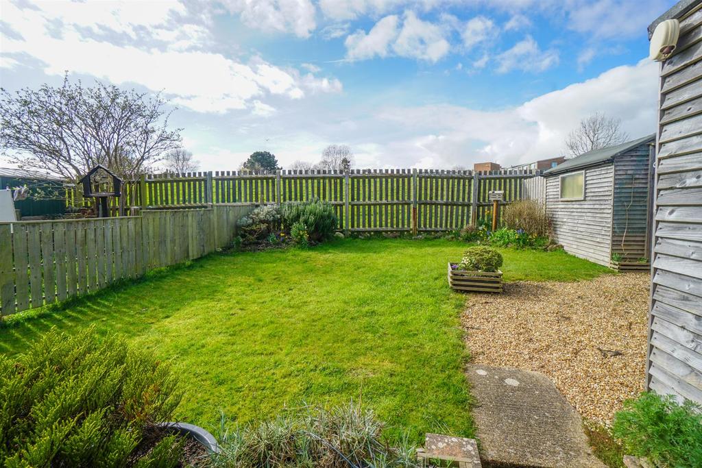 Hollington Old Lane, St. LeonardsOnSea 1 bed semidetached bungalow £210,000
