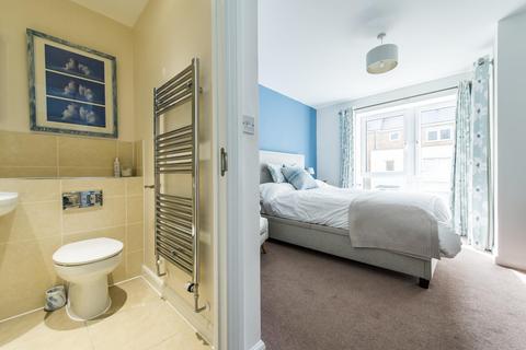 6 Castleridge Drive, Greenhithe, DA9 9WT