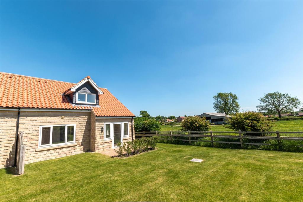 Mickle Hill, Pickering 2 bed bungalow for sale £340,000