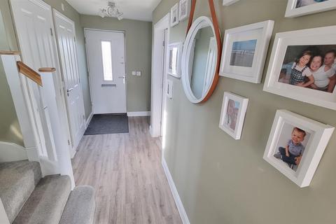 16 Widnall Drive, Bingham, Nottingham, NG13 7AR
