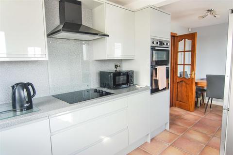 2 Foxfield Walk, Barnsley, S70 3AZ