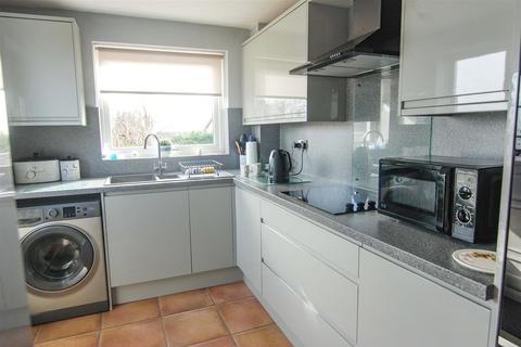 2 Foxfield Walk, Barnsley, S70 3AZ