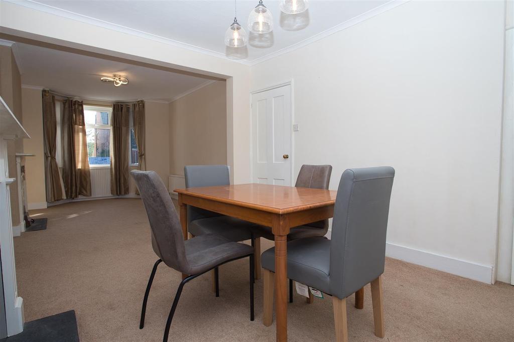 Royal Military Avenue, Folkestone 3 bed house £1,100 pcm (£254 pw)