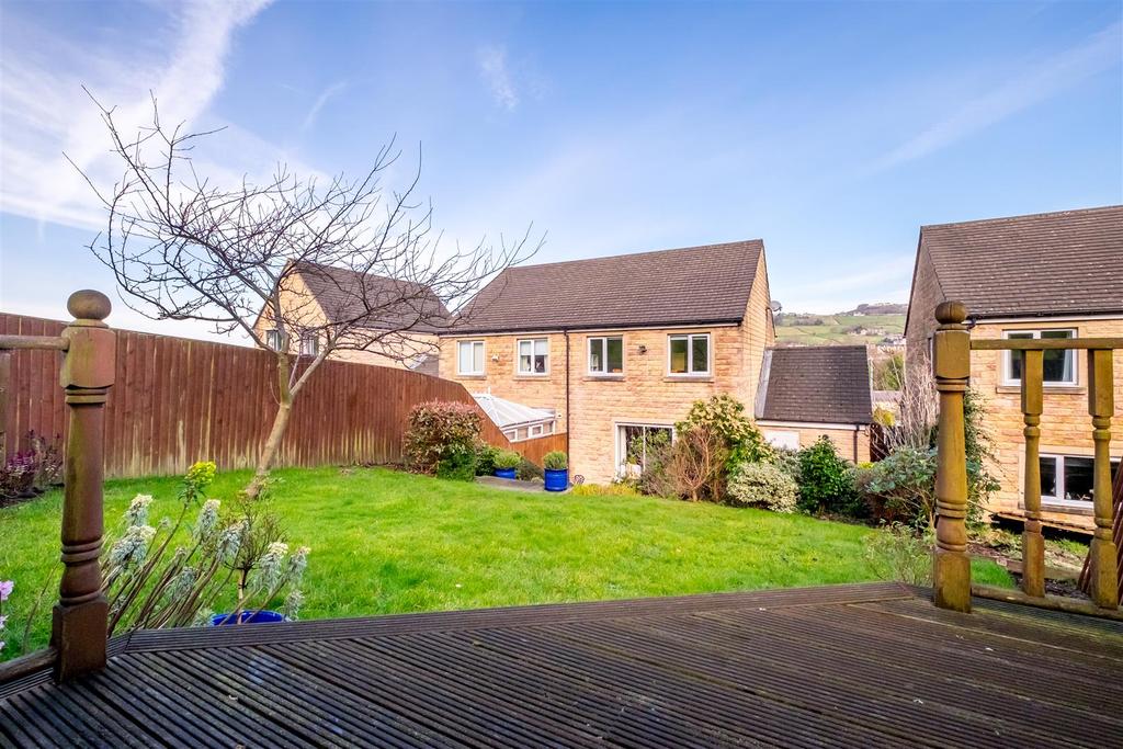 Low Laithes, Sowerby Bridge 3 bed semidetached house £240,000