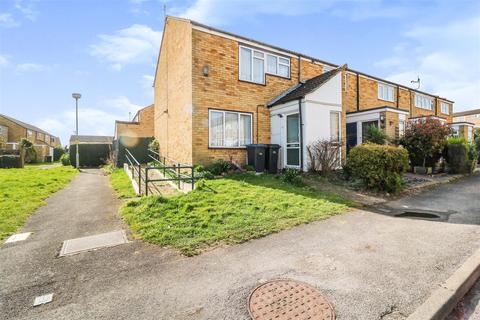 55 Peacocks, Harlow, CM19 5NY