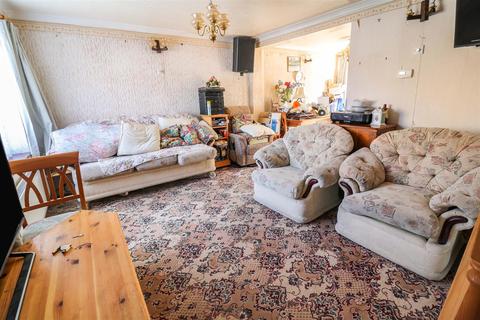 55 Peacocks, Harlow, CM19 5NY