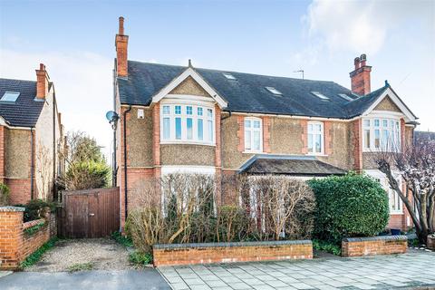 28 Beverley Crescent, Bedford, MK40 4BY