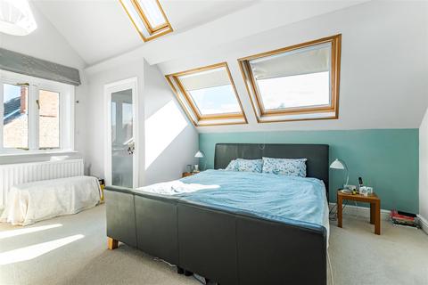 28 Beverley Crescent, Bedford, MK40 4BY