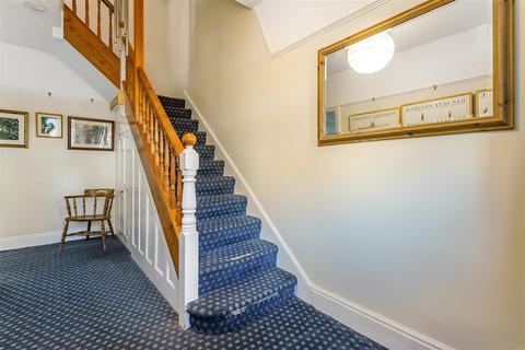 28 Beverley Crescent, Bedford, MK40 4BY