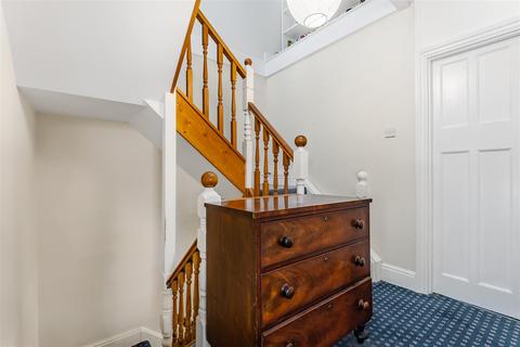 28 Beverley Crescent, Bedford, MK40 4BY