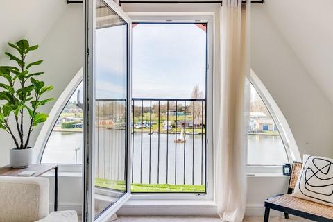102b Lower Ham Road, Kingston Upon Thames, KT2 5BD