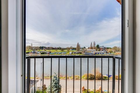 102b Lower Ham Road, Kingston Upon Thames, KT2 5BD