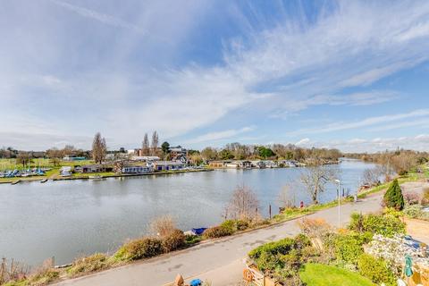 102b Lower Ham Road, Kingston Upon Thames, KT2 5BD