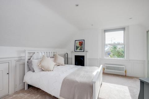 102b Lower Ham Road, Kingston Upon Thames, KT2 5BD