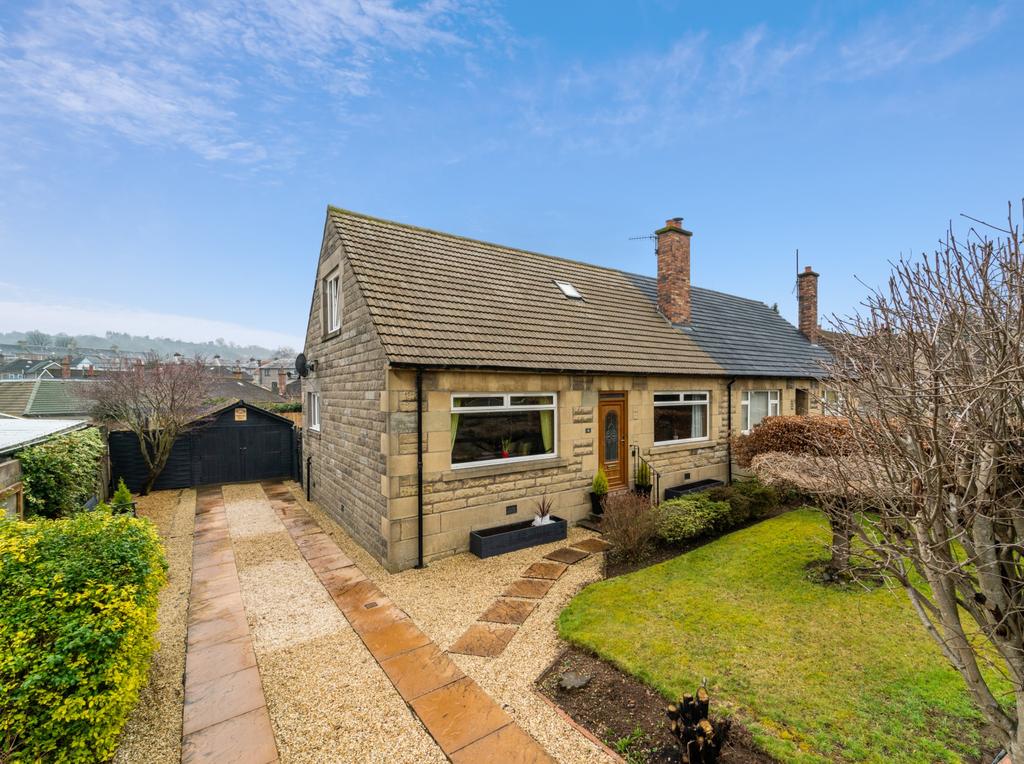 Pickletullum Road, Perth, Perthshire... 3 bed semidetached house £255,000