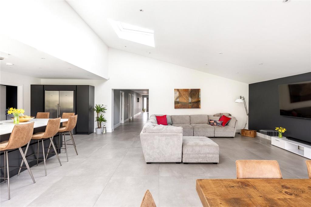 Sitting/Dining Room