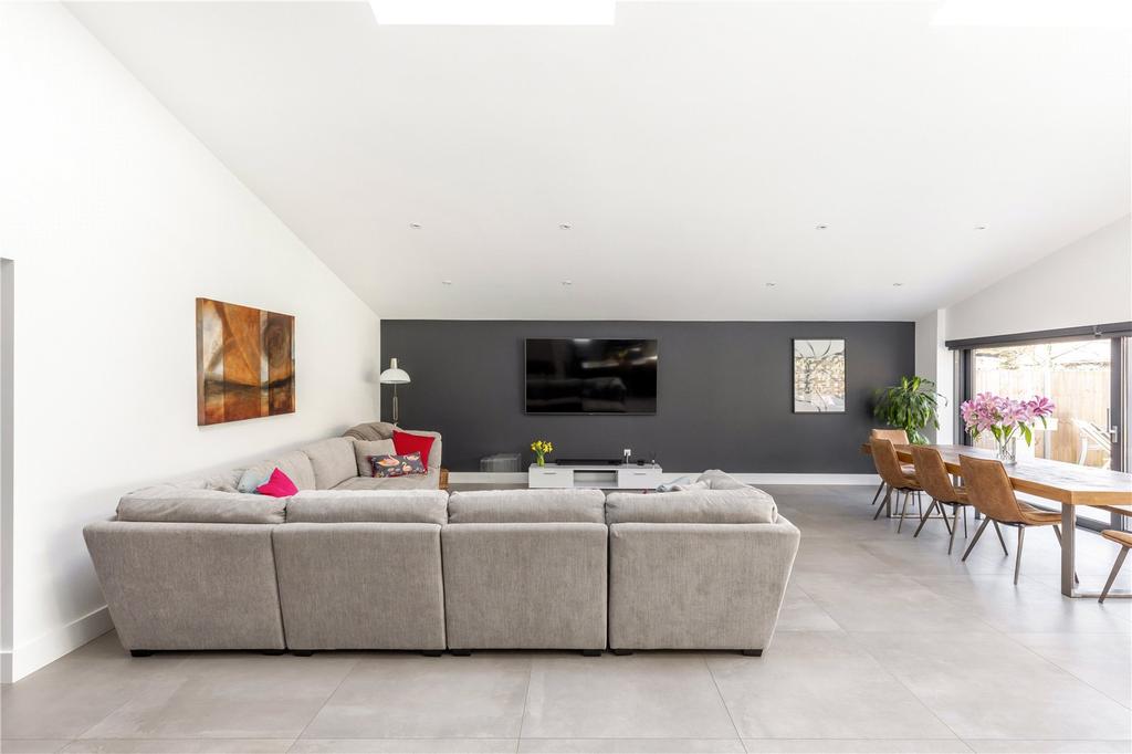 Sitting/Dining Room