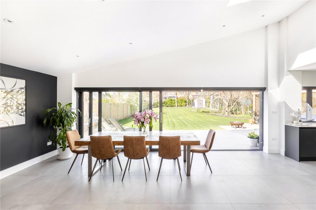 Sitting/Dining Room