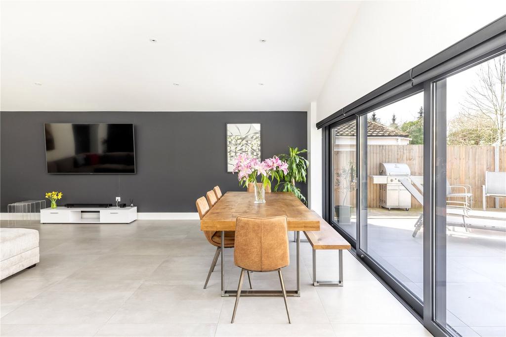 Sitting/Dining Room