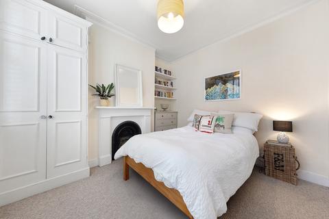 89 Biscay Road, London, W6 8JW